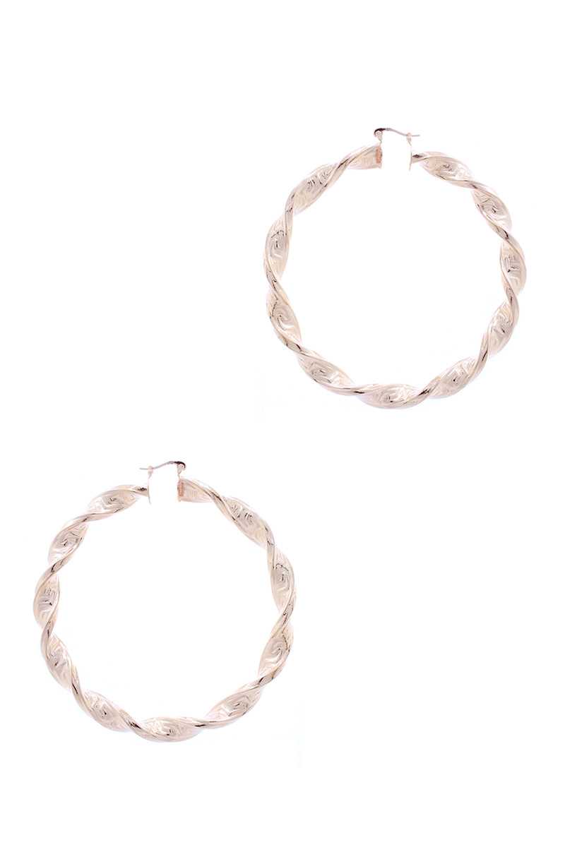 Metal Twist Basic Hoop Earring